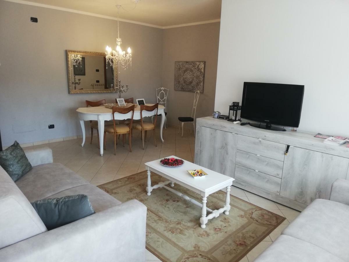 Airport & Fair Suite Apartments フィウミチーノ エクステリア 写真